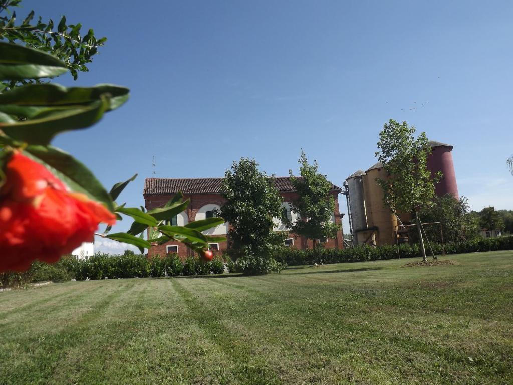 Agriturismo Cascina Nuova Villa Valenza Bagian luar foto